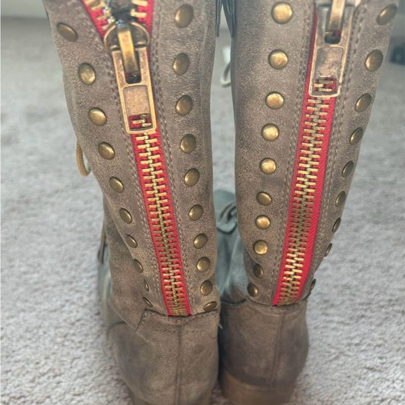 Gray Lace-Up Women's Boots - Picture 3 of 3